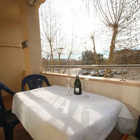 Les Palmeres Apartment *